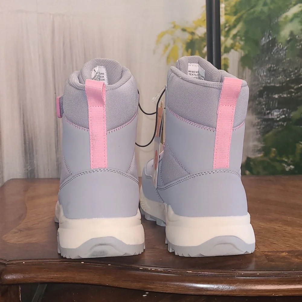 New with tags! Cat & Jack Girls 6 gray pink winter leather waterproof boots